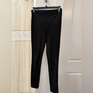 Black High-Waisted Velvety Leggings